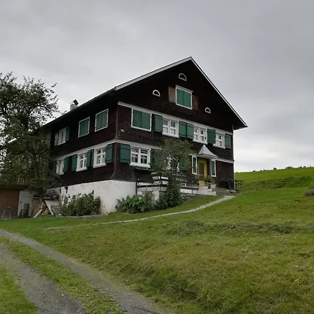Huber Apartment *